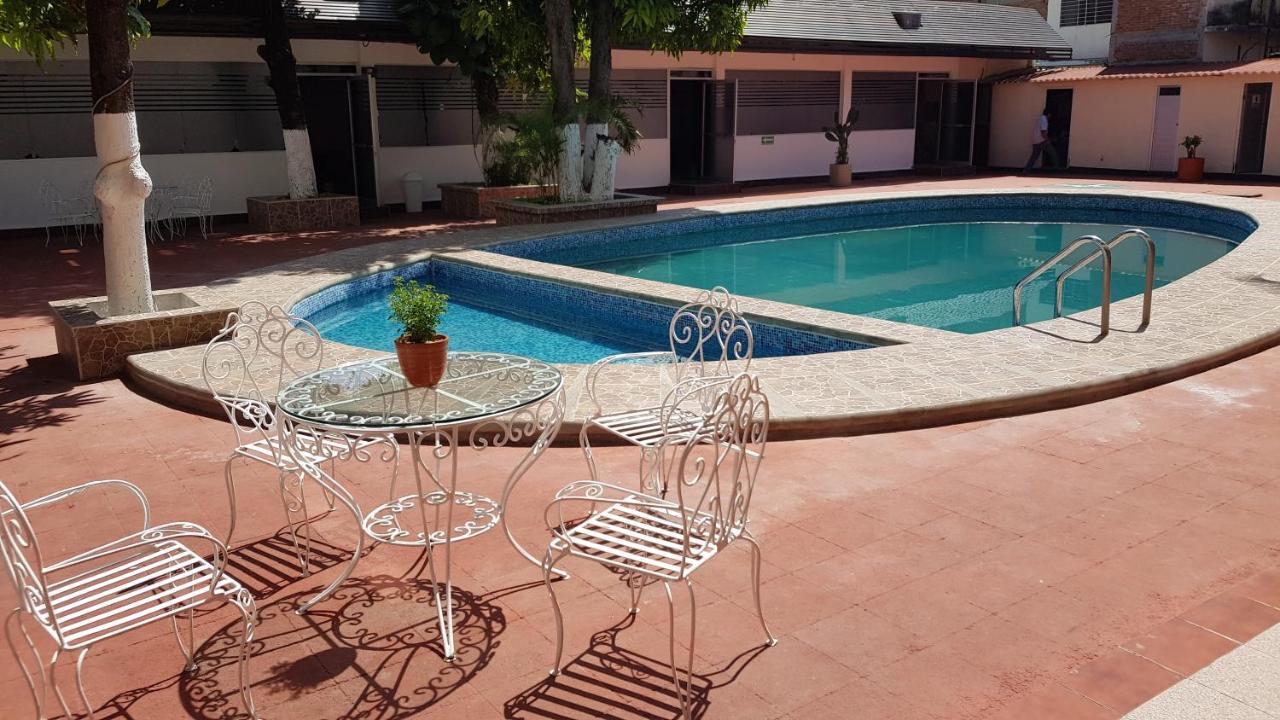 Hotel Safari Tuxtla Gutiérrez エクステリア 写真